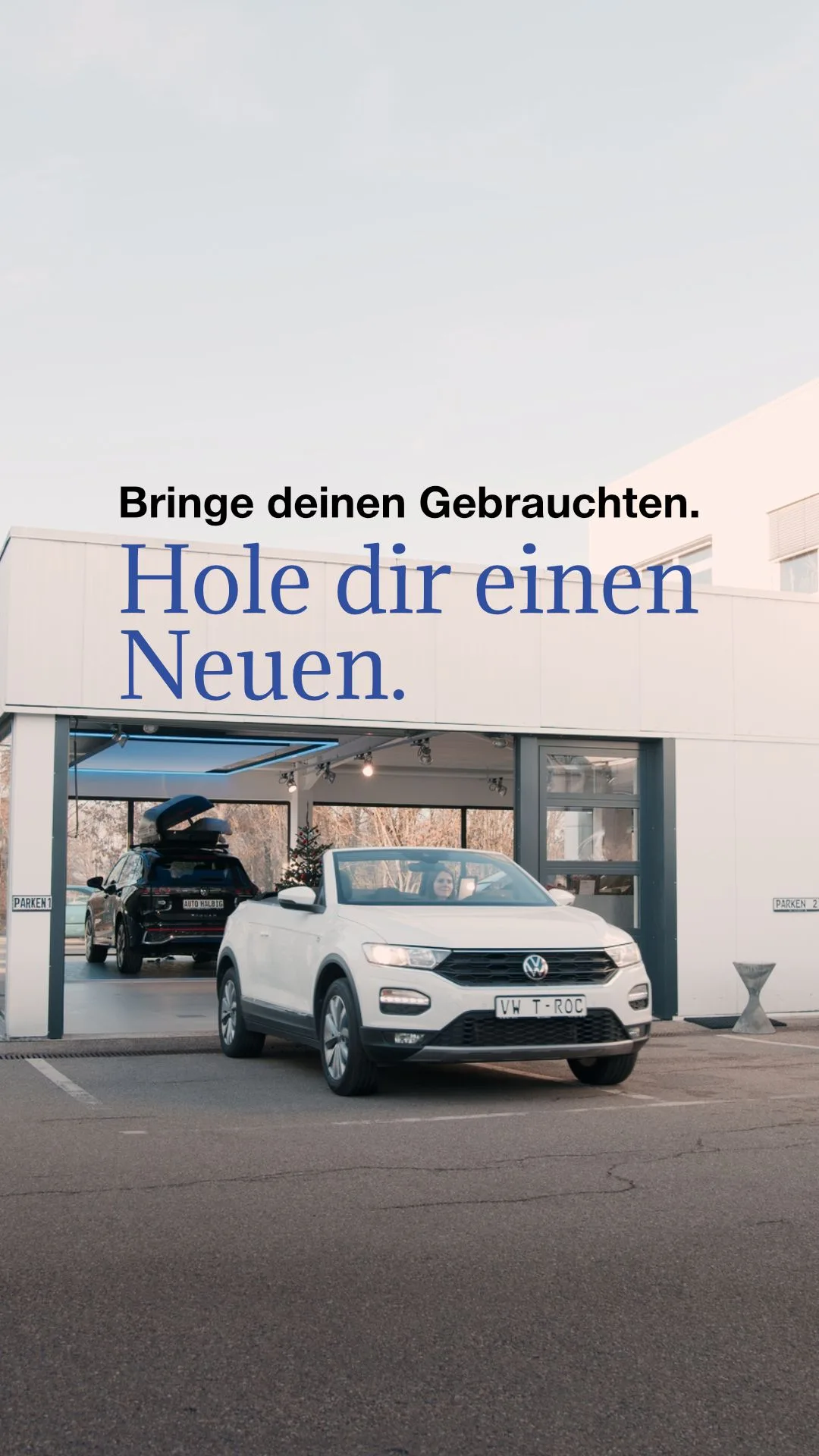 Auto vor Autohaus Halbig